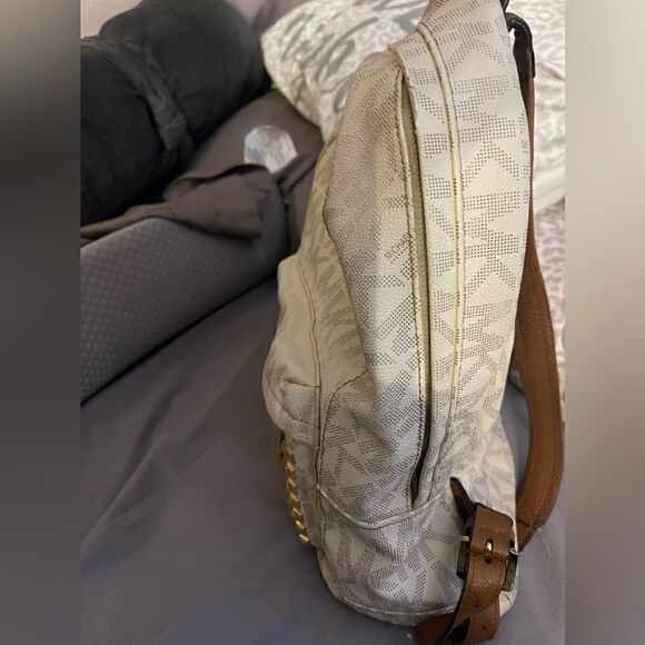 MK michael kors RHEA studded fullsize backpack cream,white tan leather gold guc - Picture 13 of 14